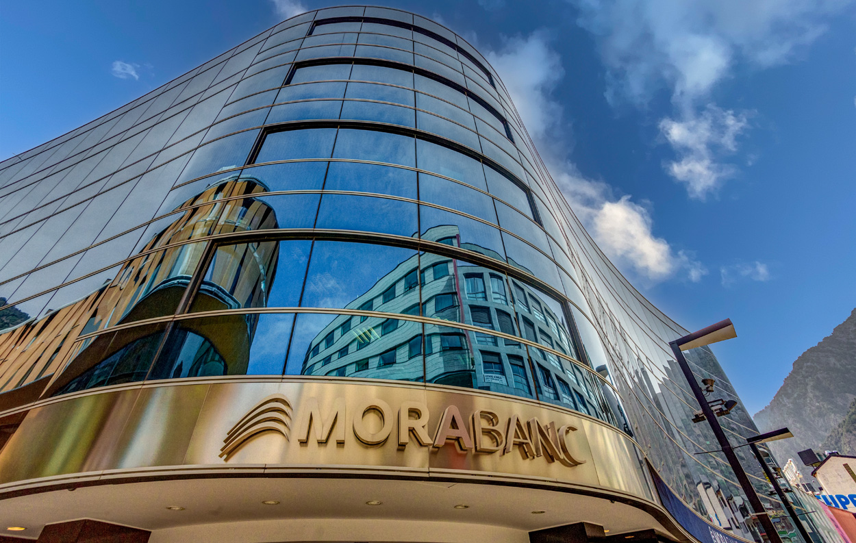 MoraBanc i Banc Sabadell obren converses per donar lloc al banc líder a Andorra en rendibilitat, solvència i negoci domèstic